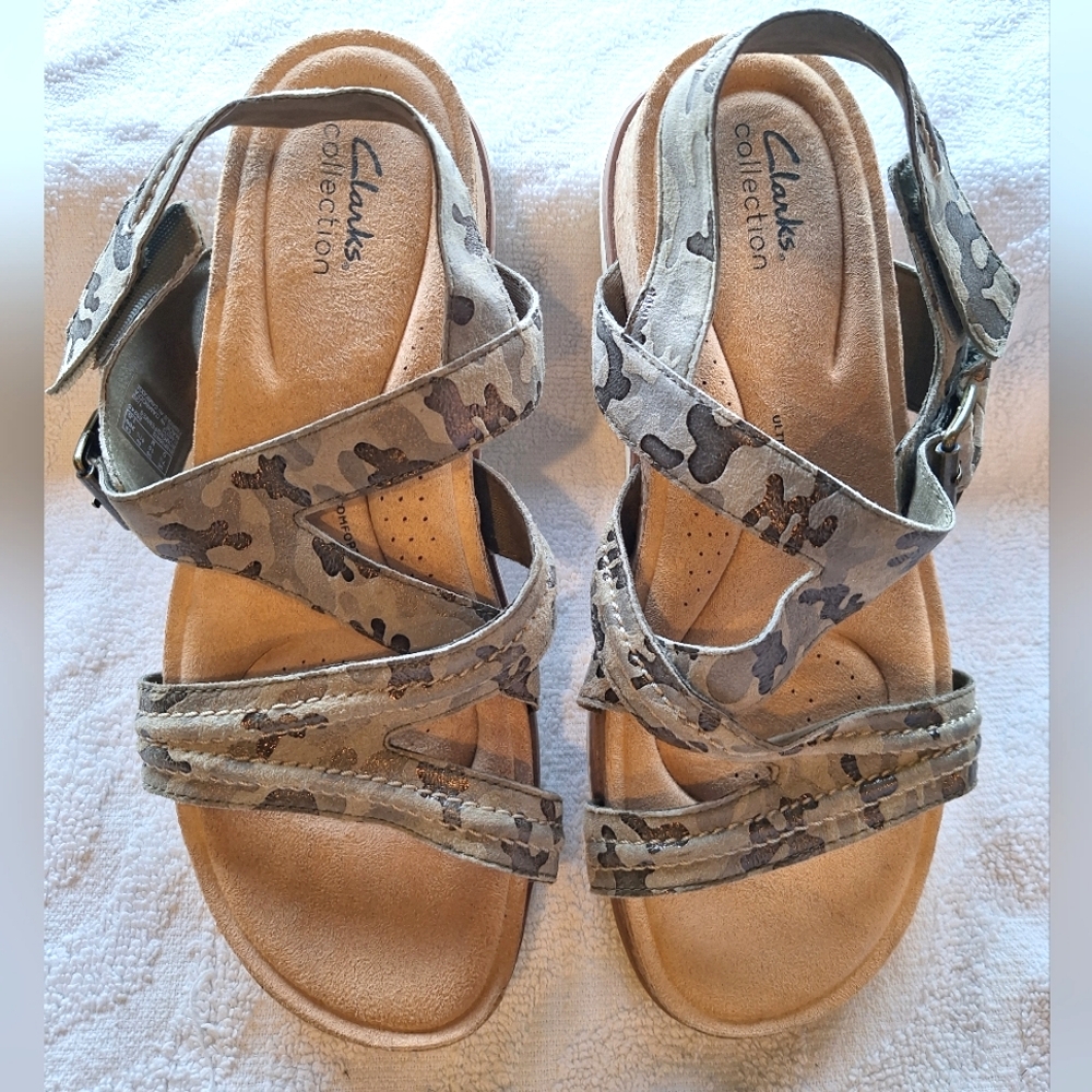 Clark's leather camouflage comfort sandals with adjustable straps/buckle size 10